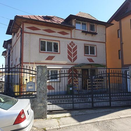 Apartament Mansarda Venus Râmnicu Vâlcea 外观 照片