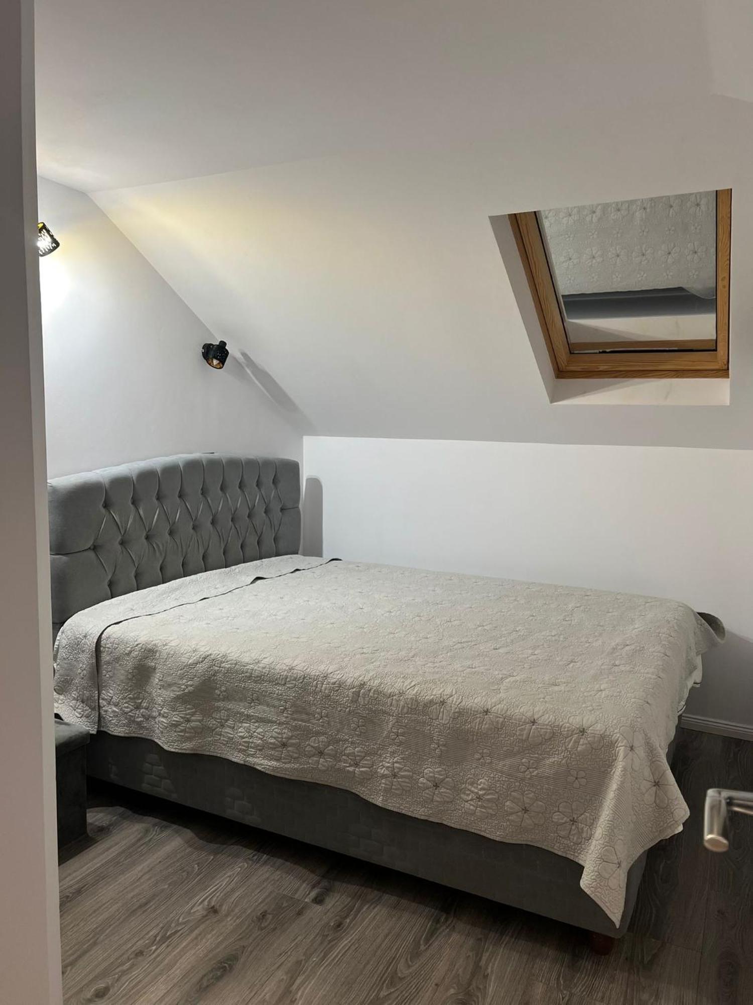 Apartament Mansarda Venus Râmnicu Vâlcea 外观 照片