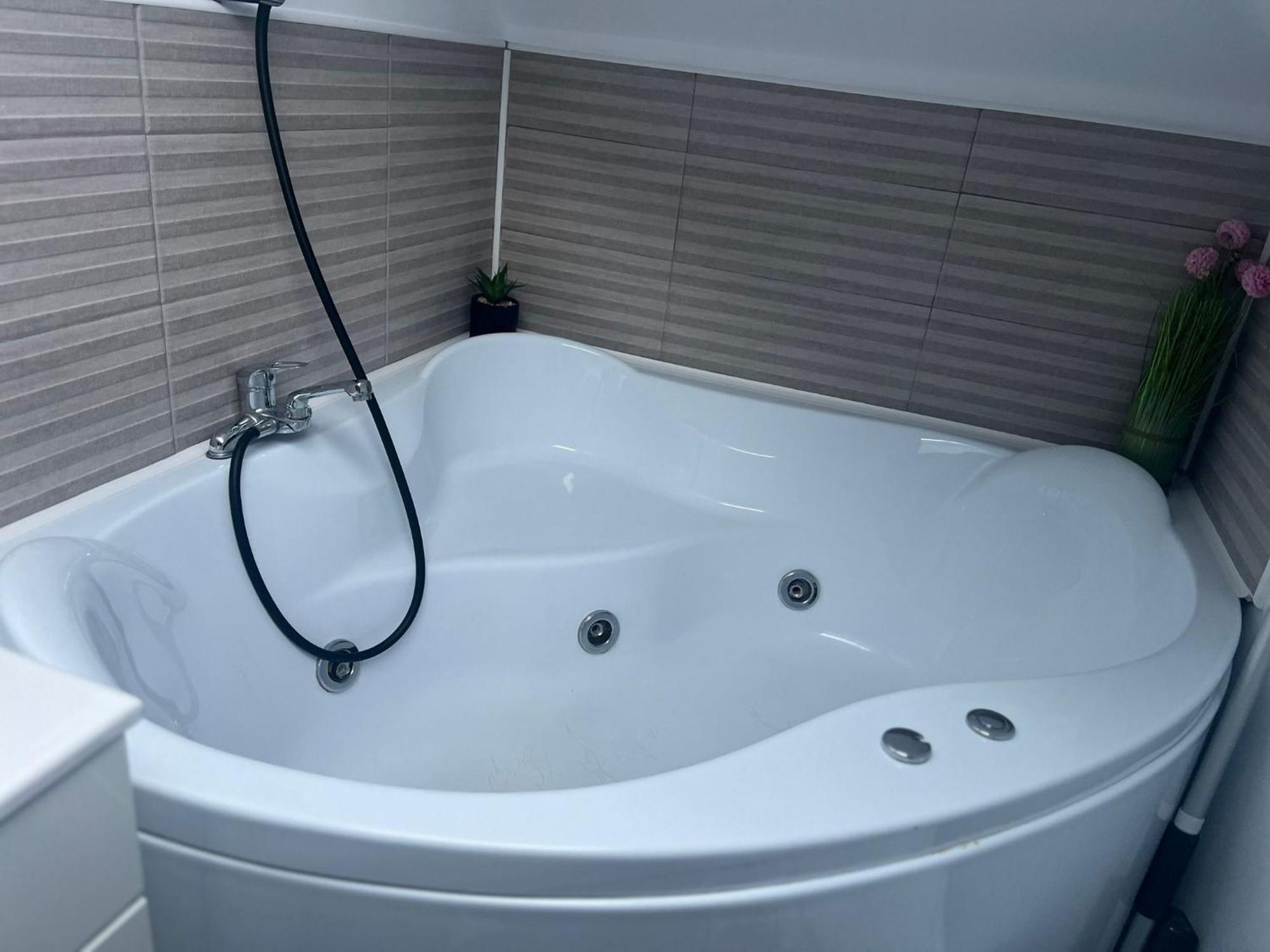 Apartament Mansarda Venus Râmnicu Vâlcea 外观 照片